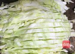 卷心菜炒面的做法图解4