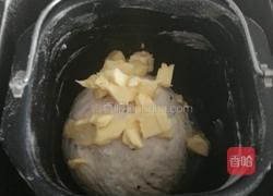 芝麻奶香土司的做法图解3
