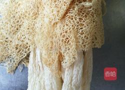 鸡胸肉西兰花竹荪汤的做法图解3