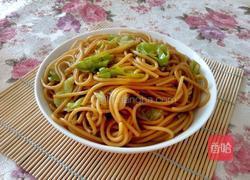 卷心菜炒面的做法图解5