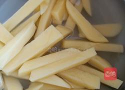 土豆炖豆角的做法图解1