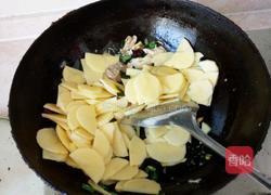 土豆炒鸡肉的做法图解6