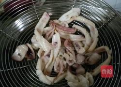 芹菜炒干鱿的做法图解5