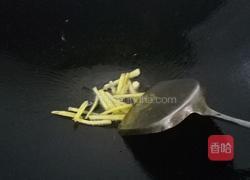 芹菜炒干鱿的做法图解6