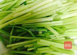 水芹菜炒莲菜的做法图解2