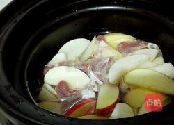 苹果蜜梨瘦肉汤的做法图解2