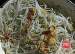凉拌豆芽粉丝的做法图解2
