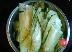 虫草花黄瓜肉骨头汤的做法图解2