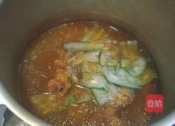 虫草花黄瓜肉骨头汤的做法图解3