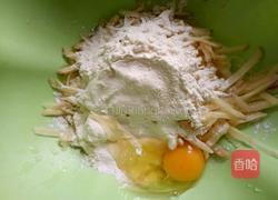 土豆鸡蛋饼的做法图解2