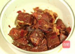 彩椒爆炒牛肉粒的做法图解2