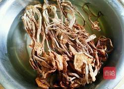 茶树菇烧猪蹄的做法图解2