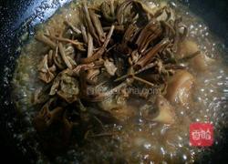 茶树菇烧猪蹄的做法图解7