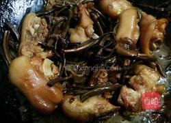 茶树菇烧猪蹄的做法图解8