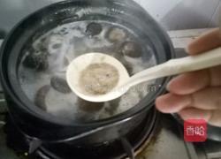 猪骨香菇粉丝汤的做法图解7