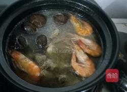猪骨香菇粉丝汤的做法图解9