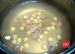 银耳莲子红枣甜汤的做法图解2