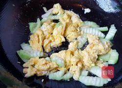 丝瓜炒山鸡蛋的做法图解6