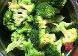 西蓝花烧海参的做法图解1