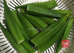 响油蒜香秋葵的做法图解1