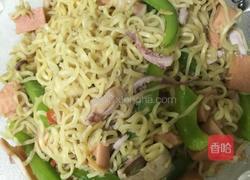 辣椒火腿炒面的做法图解4