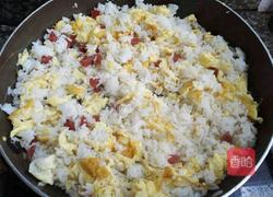 广式香肠蛋炒饭的做法图解7