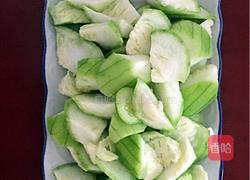 《丝瓜玉米汤》的做法图解3