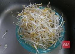 单炒绿豆芽的做法图解1