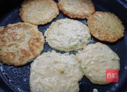西葫芦鸡蛋饼的做法图解9