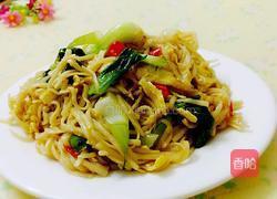 鸡蛋青菜炒面的做法图解10