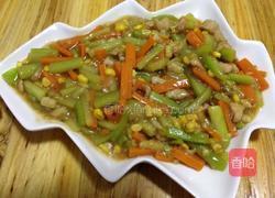 西葫芦胡萝卜玉米炒肉丁的做法图解3