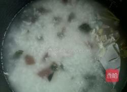 皮蛋瘦肉粥的做法图解5