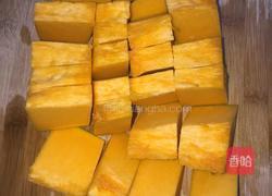 芝麻南瓜饼的做法图解1
