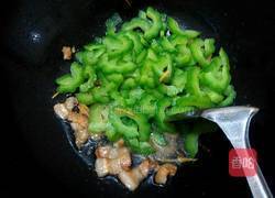 苦瓜炒肉的做法图解5