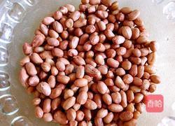 水煮花生米的做法图解1
