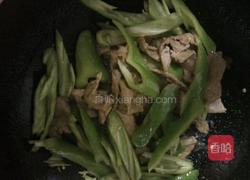 青椒炒肉片的做法图解6