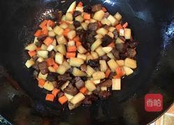 腊肉土豆焖大米饭的做法图解6