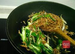 辣椒炒虾米的做法图解4