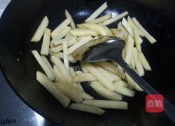 腐竹土豆煲的做法图解2