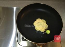 鸡蛋土豆丝饼的做法图解7
