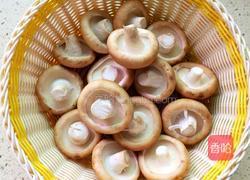 香菇酿肉的做法图解1