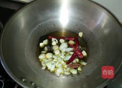 猪脊骨炖酸菜的做法图解4