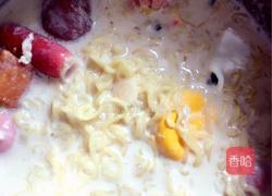 牛奶煮海鲜面的做法图解7