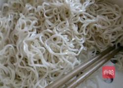 番茄炒蛋拌面的做法图解1