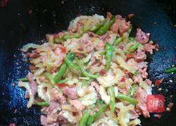 苦瓜青椒炒肉的做法图解7