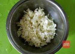 麻香葡萄干海鲜炒饭的做法图解2