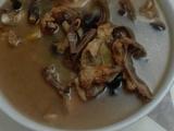 茶树菇炖鸡