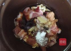 腐竹豆鼓煲五花腩的做法图解3