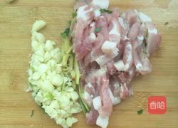 芹菜炒肉的做法图解2