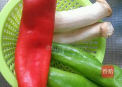 双椒杏鲍菇炒肉丝的做法图解2